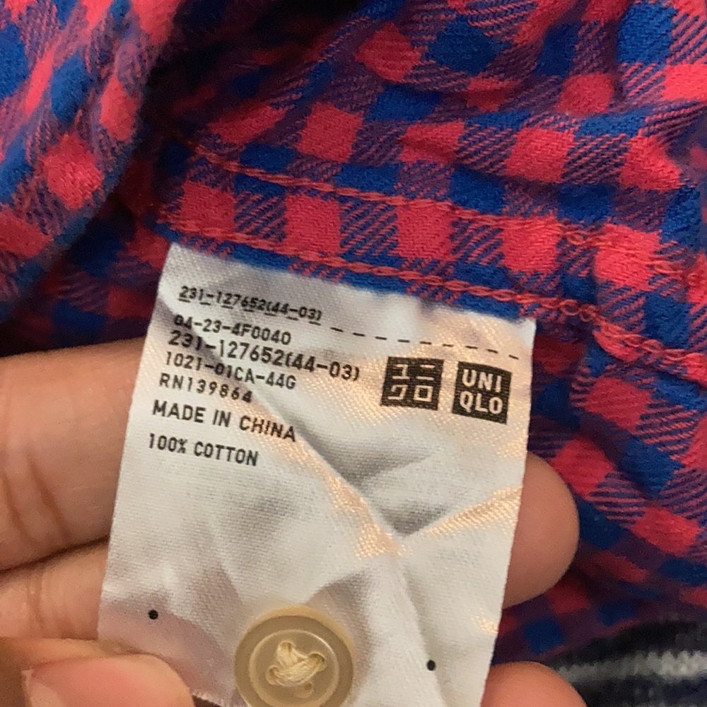 Uniqlo Button up - Picture 6 of 6